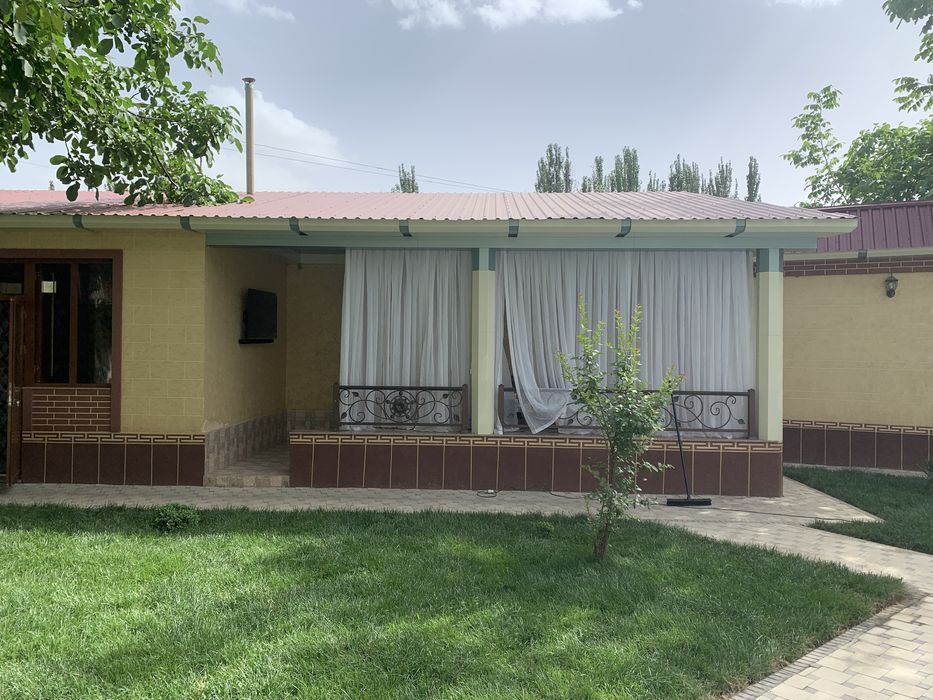 Семейная дача с красивым видом на горы