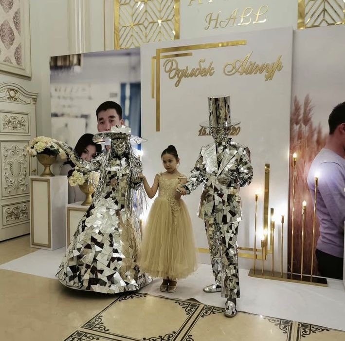 Аниматор,зеркальный костюм