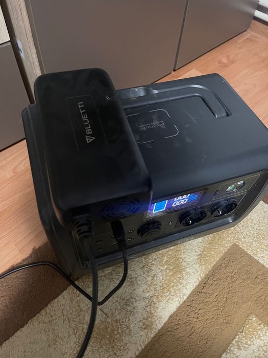 Power station bluetti eb70,