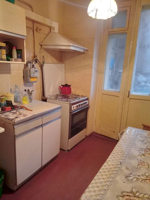 Чирчик шахар Центра : 1 хона квартира сотаман