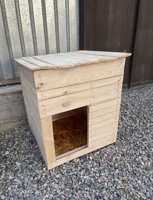 Будка деревянная новая