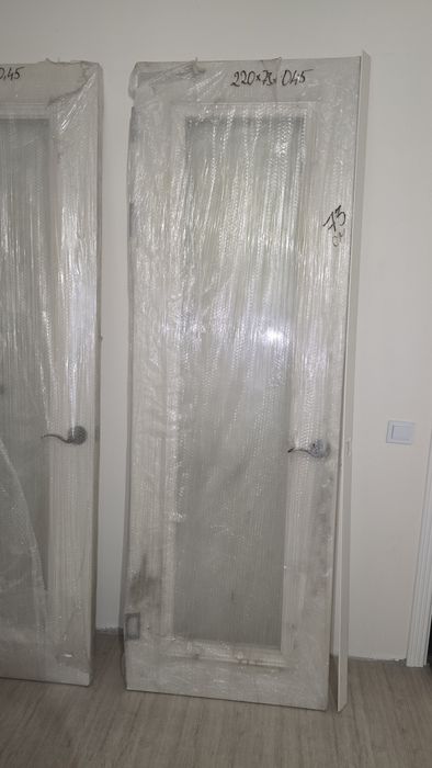 Продам межкомнатные двери.