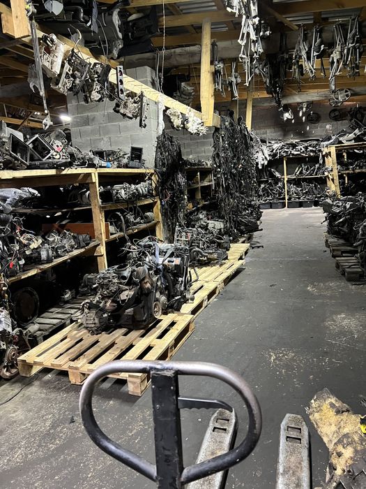 Продам на ауди 100 2,3,с3,с4 трамлер