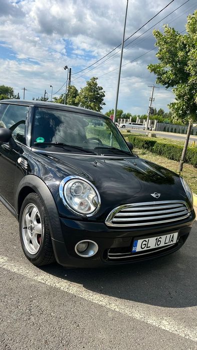 Vând Mini Cooper
