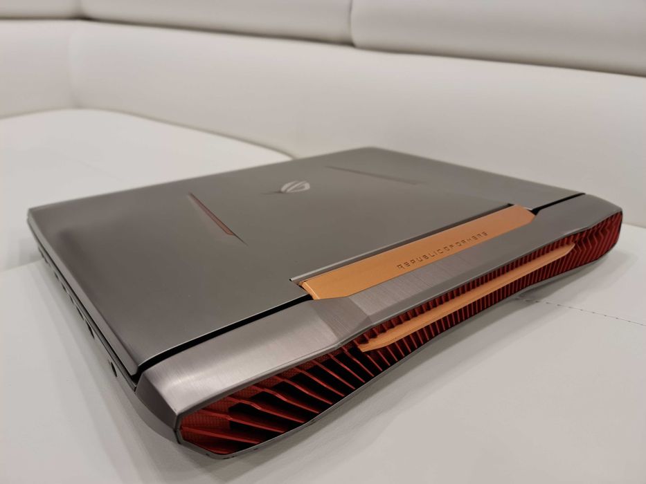 laptop gaming Asus Rog ,intel core i7,video 8 dedicat, ram 16 gb, 17,3