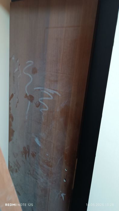 Вратите са чисто нови. Без каси.