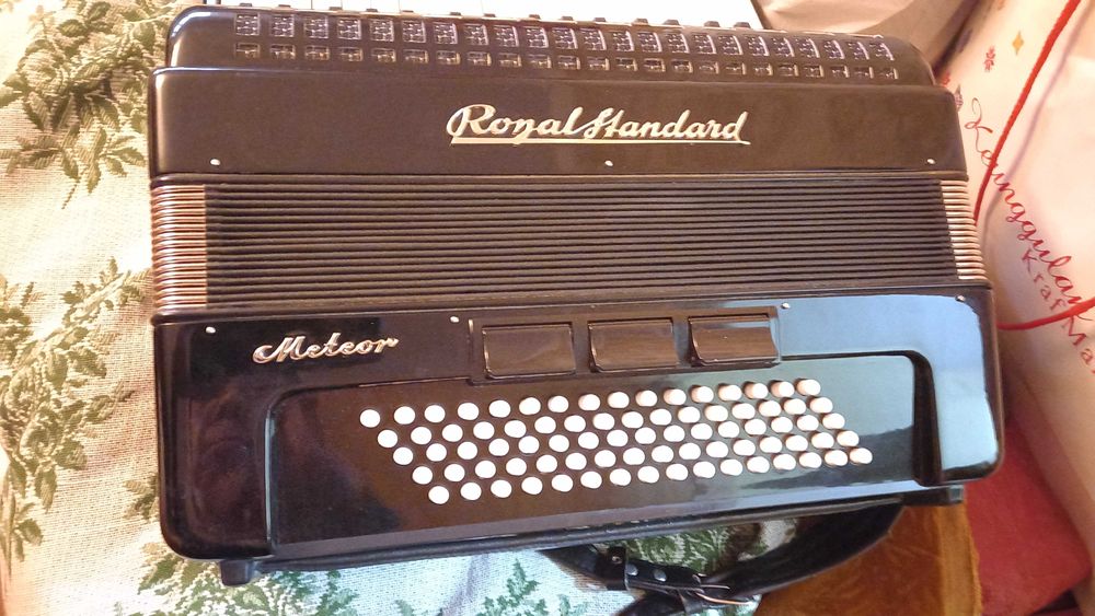 Продаётся аккордеон