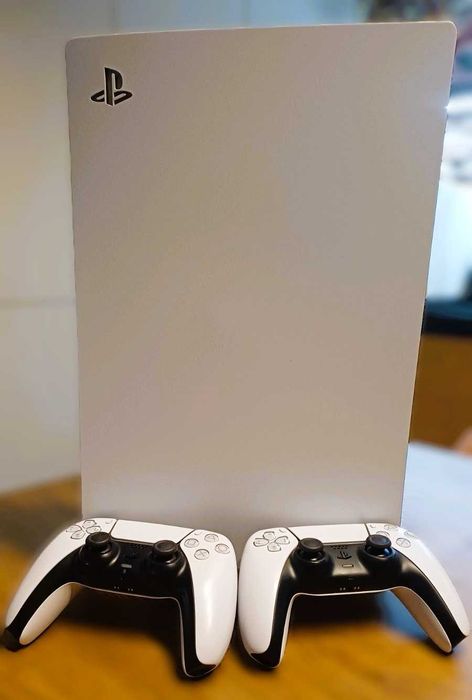 PlayStation 5 Digital Edition + 2 джойстика + зарядна станция