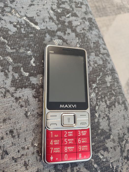 Продам телефон Maxvi X900