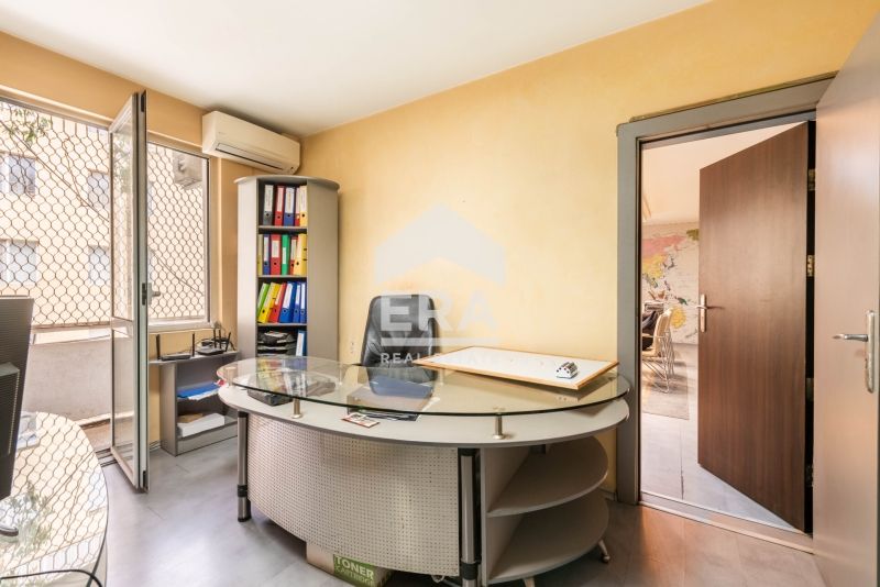 Продава се Офис в Варна, Чаталджа - 354 кв.м за 1314 €/кв.м - Снимка #4