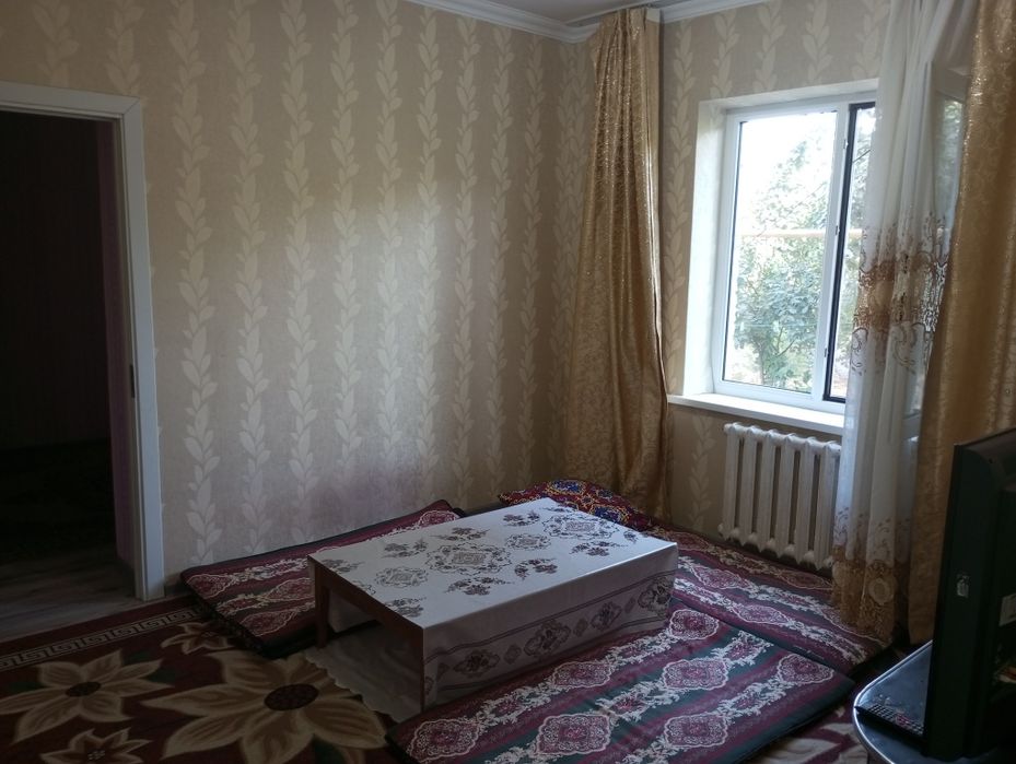 Дом срочно сотилади Эшонгузар (Райсентр) 4 хоналик 1- этаж