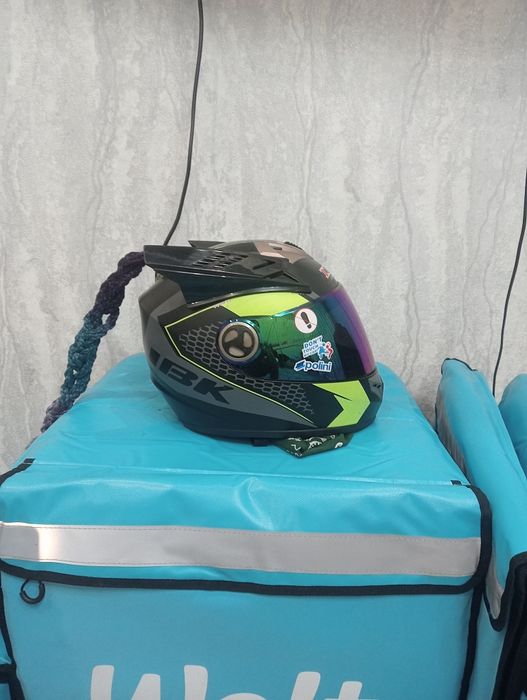 Продам мото шлем за 15000