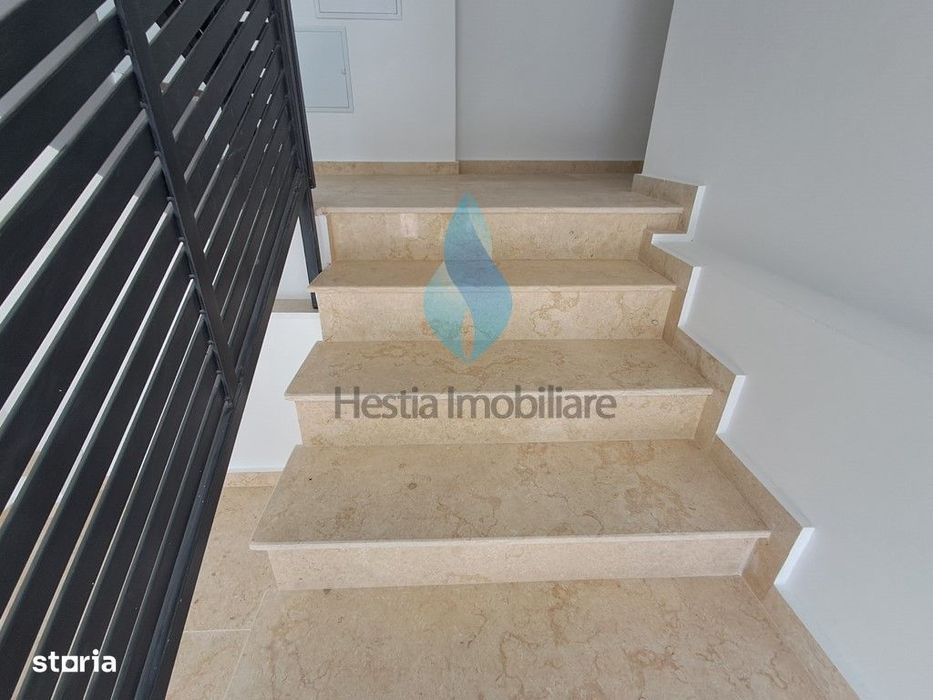 Apartament cu trei camere, capat Pacurari, bloc nou.