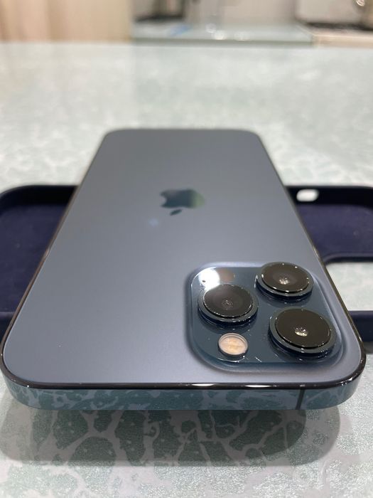 iPhone 12 Pro Max с гарантии