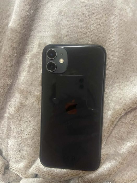Продавам Iphone 11