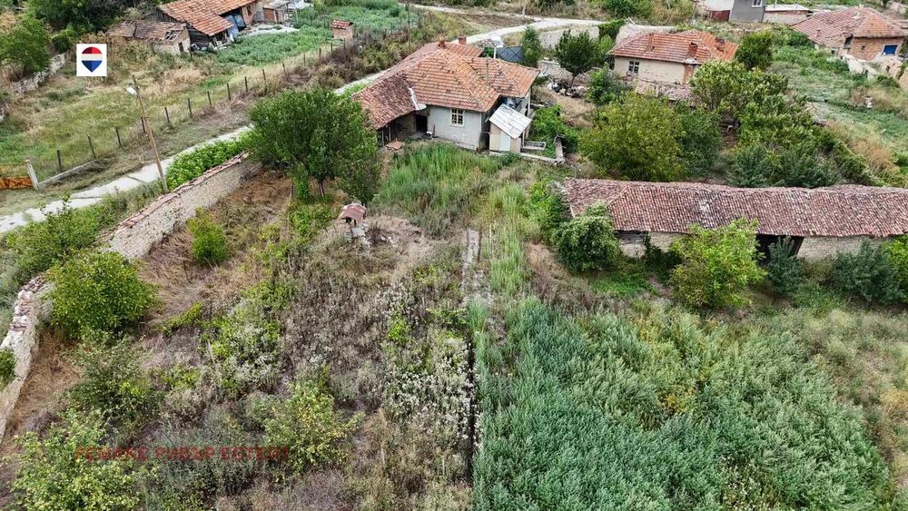 Къща за ремонт за продажба в с. Дряновец обл. Русе!