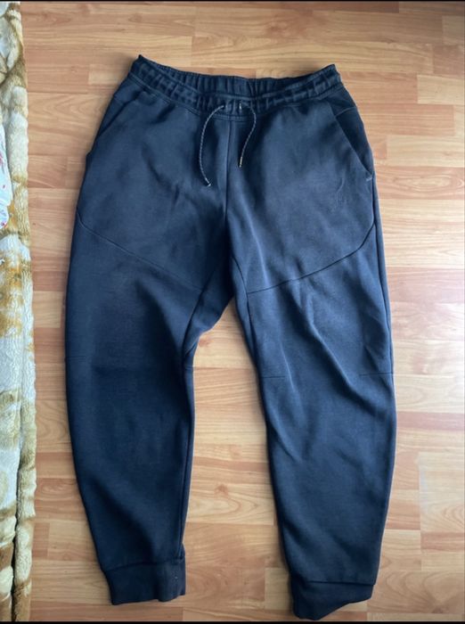 Pantaloni Nike Tech