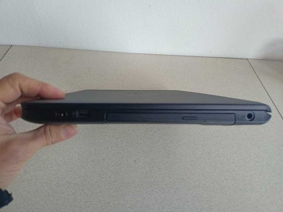 Laptop Fujitsu A557 display 15,6 FHd I5-7200u ram 8 ddr4 SSD 256g Baterie 2:30H