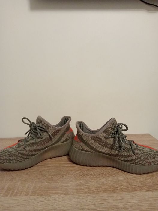 Vând yeezy 350 beluga