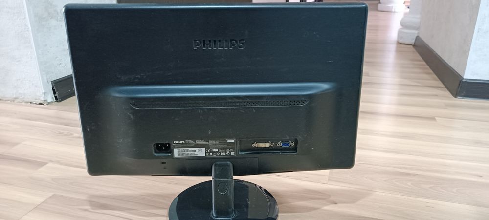 монитор Phillips