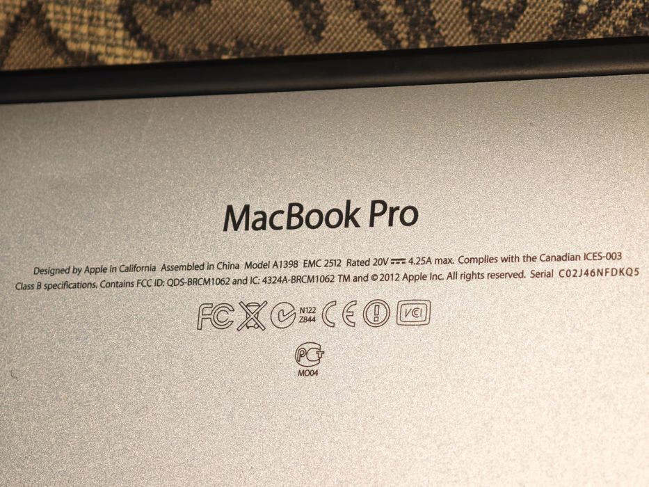 MacBook Pro б/у работает