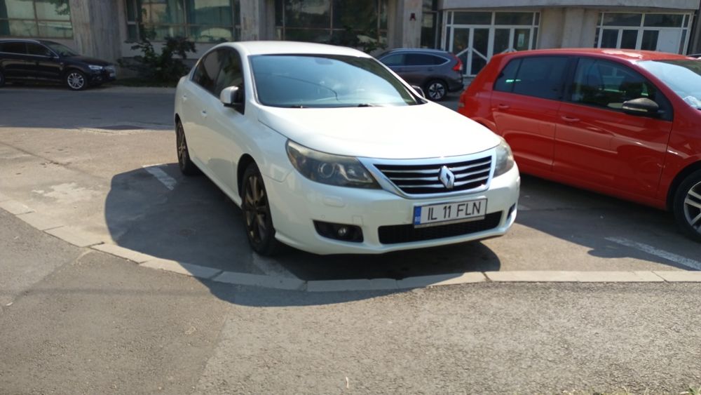 RENAULT Latitude 2013 — imagine 2