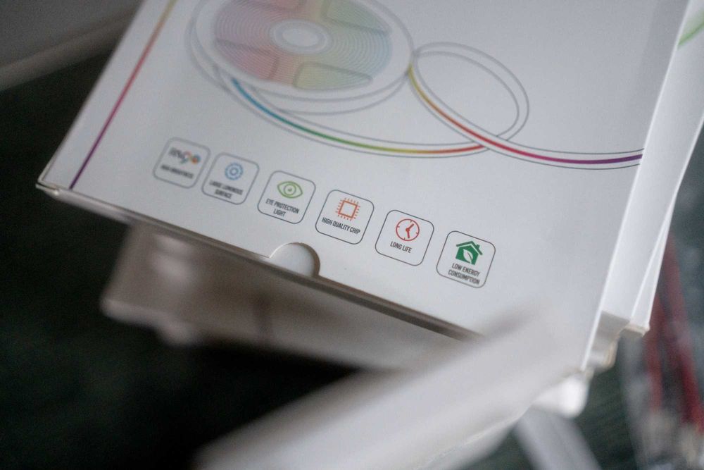 Bandă LED COB 110V 3000K 10W – 100m, lumină continuă, 9 lei/m