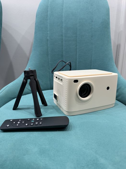 Домашний кинотеатор проектор