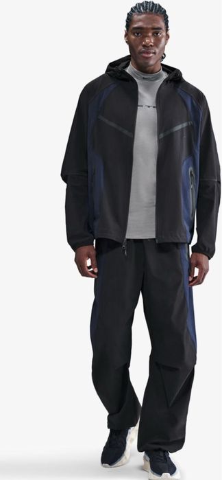 Ветровка Nike Tech