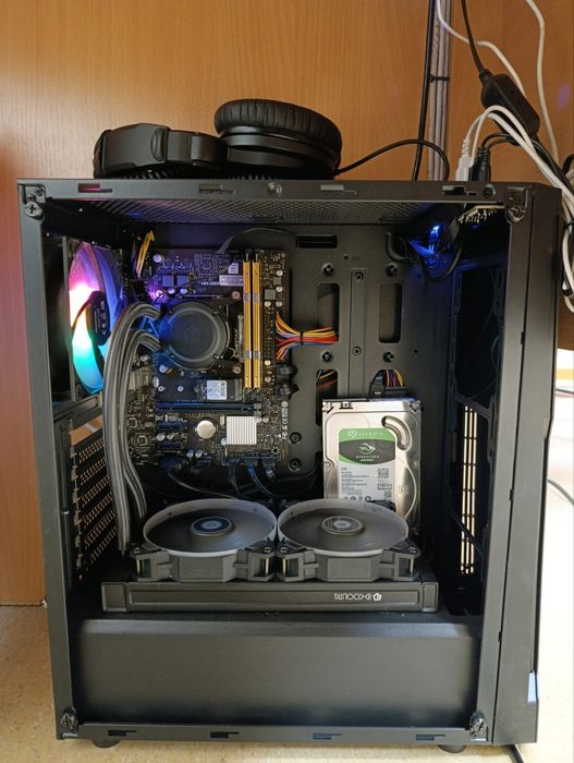 Komputer sotiladi 5.5 mln