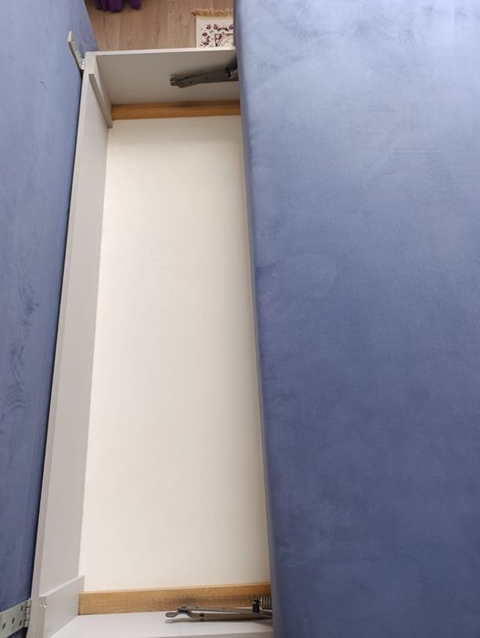 Продаётся диван.