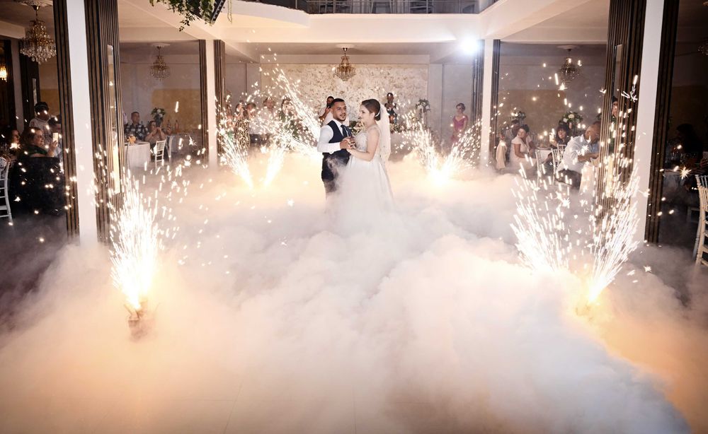 Laser, fum greu, artificii...