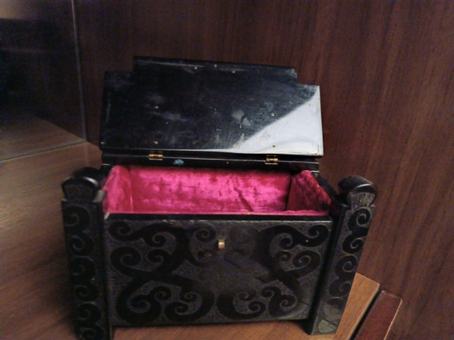 Продам шкатулку для мелочей