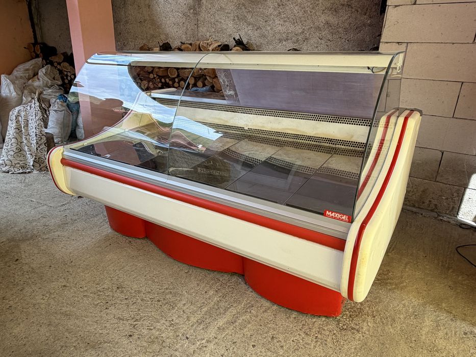Vitrine frigorifice mezeluri