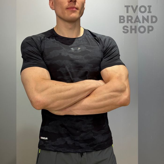 Спортивная футболка