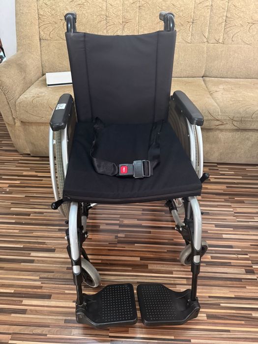Carut scaun rulant batani dizabilitati handicap (ca nou)