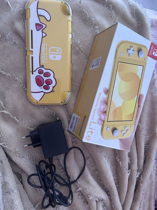 Nintendo Switch Lite Yellow