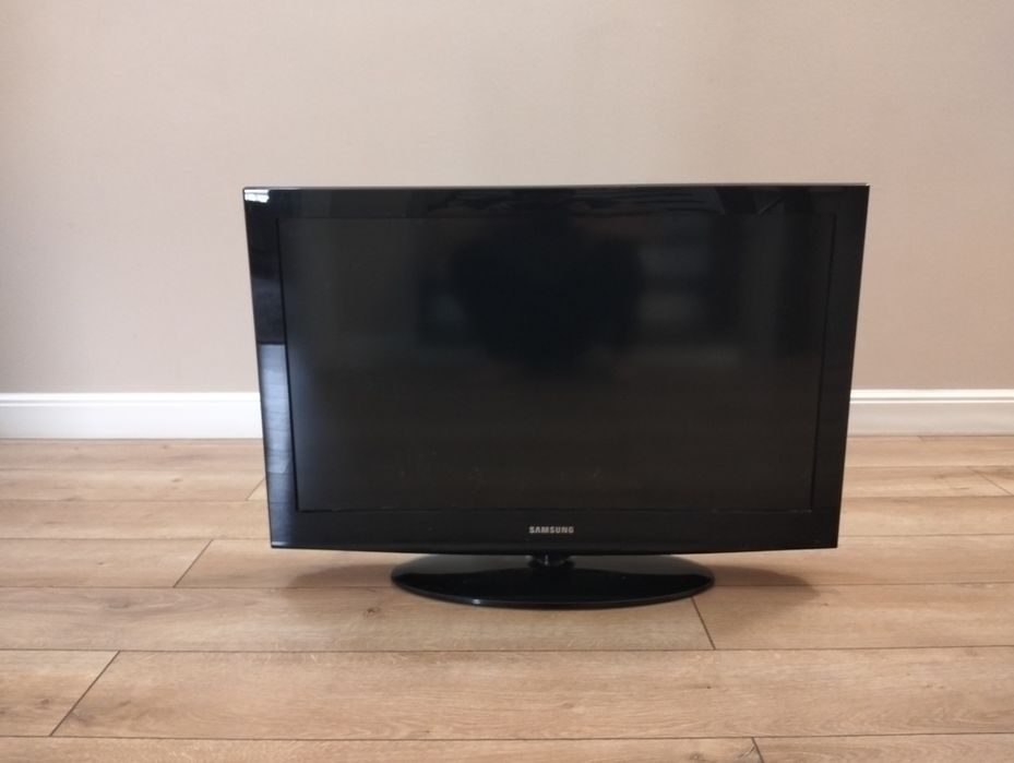 Телевизор 2013-го года