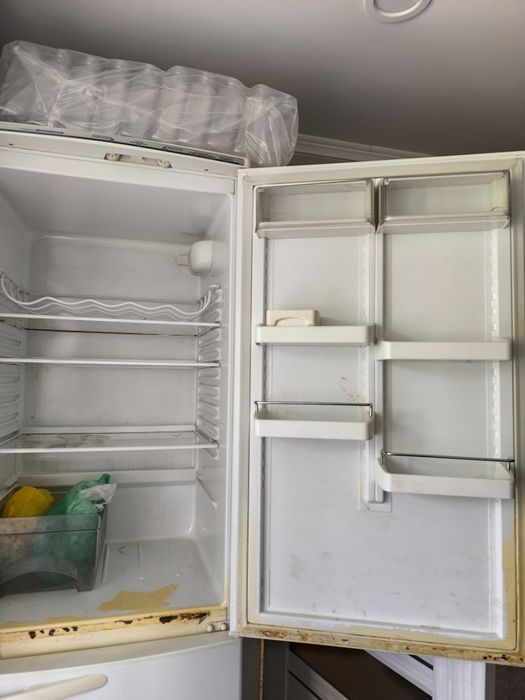Продам двухкамерный холодильник Атлант