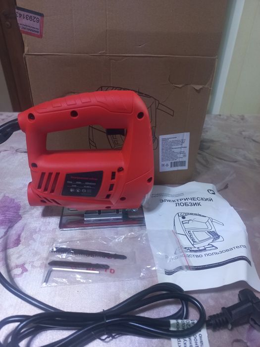 Лобзик электрический