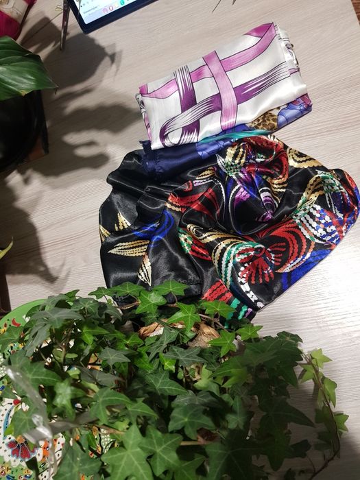 Шёлковый.  платок.