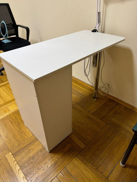 Продам стол для маникюра