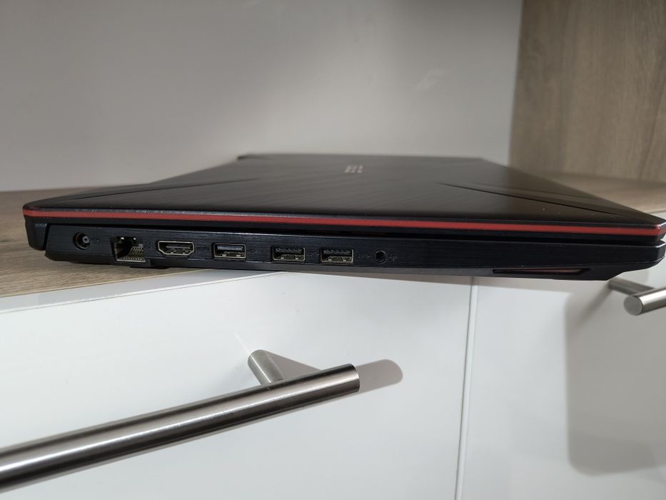 Геймърски лаптоп ASUS TUF Gaming FX505GE
