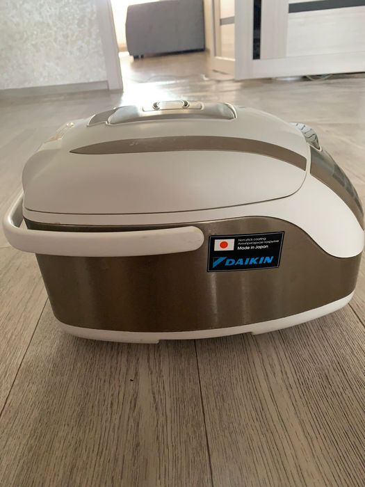 Мультиварка  REDMOND