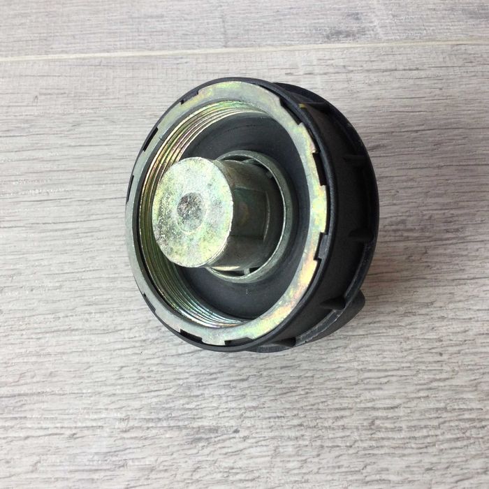 НОВА заключваща се капачка за резервоар за гориво Жигули / Лада / ВАЗ