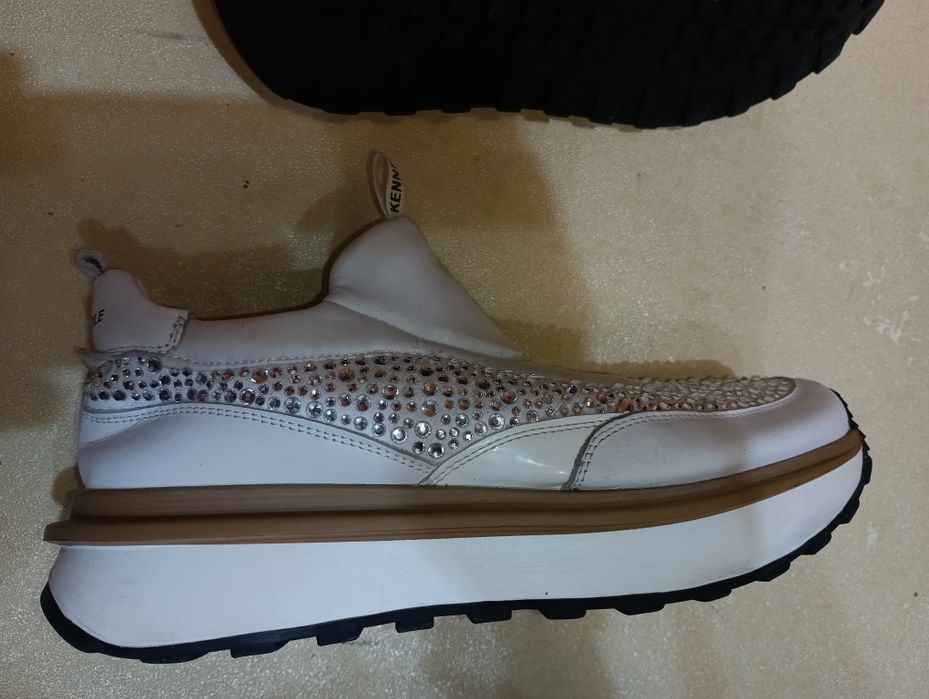 Kenneth Cole сникърси N 38 - 35 лв