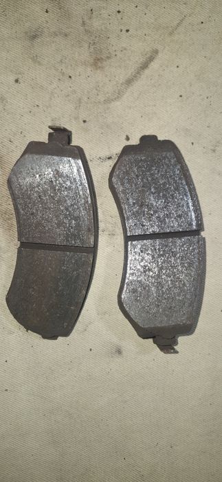 Продавам накладки за Nissan Almera