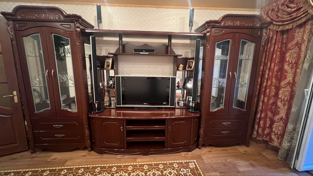 Продаю стенку для гостиной