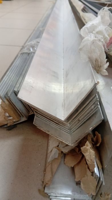 Алюминиевый уголок