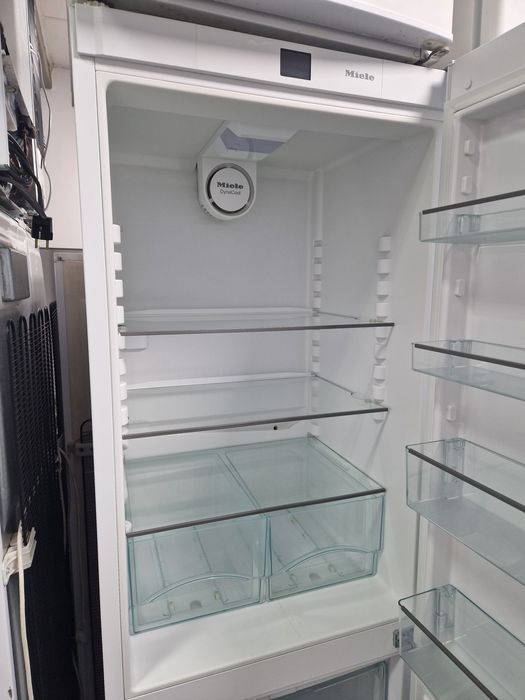 Хладилник с фризер Miele А++ No frost 380 литра